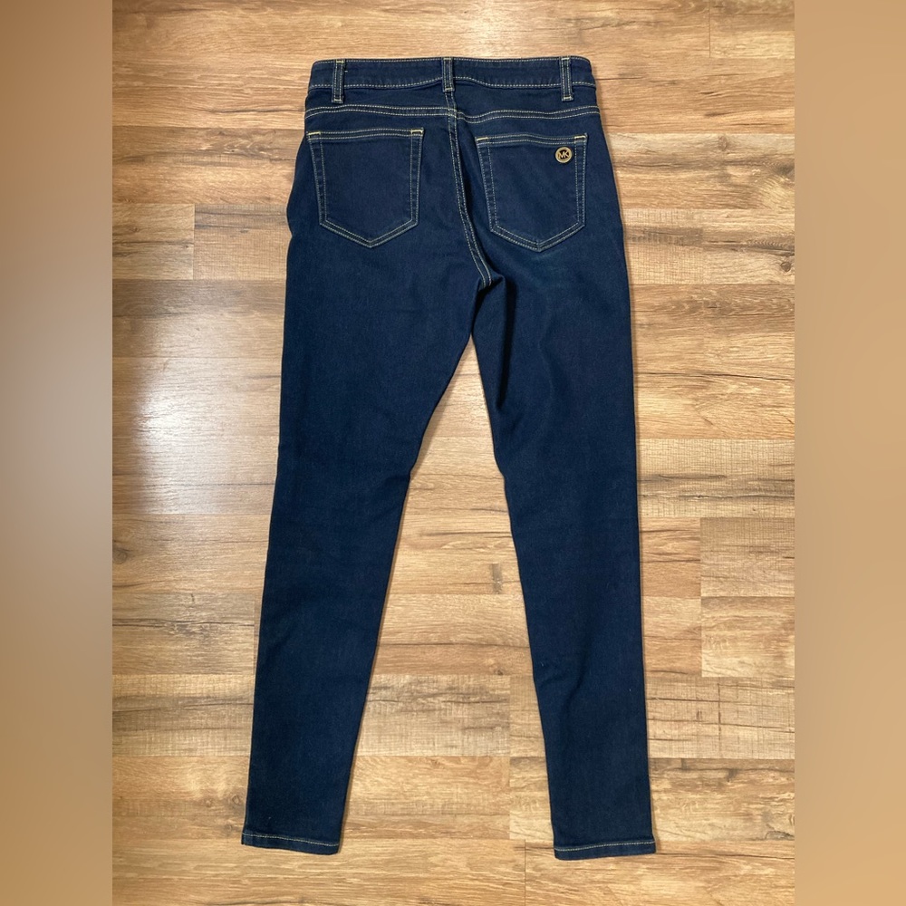 MICHAEL KORS | Women’s Izzy Skinny Jeans Dark Wash - Picture 3 of 8
